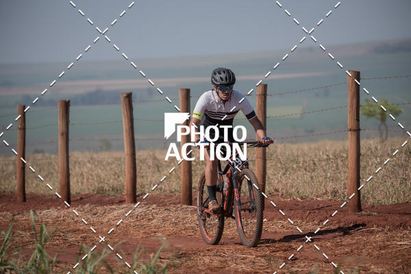 Buy your photos of the eventCROSS DUATHLON on Fotop