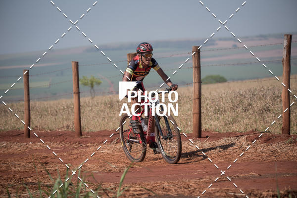 Buy your photos of the eventCROSS DUATHLON on Fotop