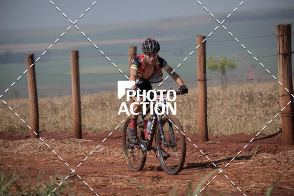 Buy your photos of the eventCROSS DUATHLON on Fotop