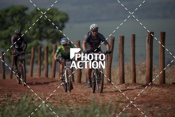 Buy your photos of the eventCROSS DUATHLON on Fotop