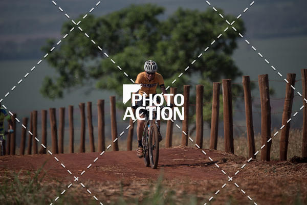 Buy your photos of the eventCROSS DUATHLON on Fotop