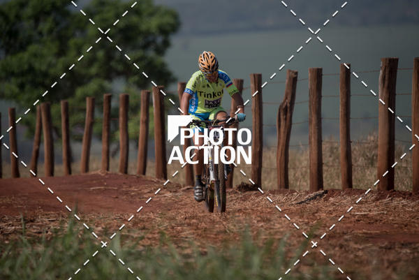 Buy your photos of the eventCROSS DUATHLON on Fotop