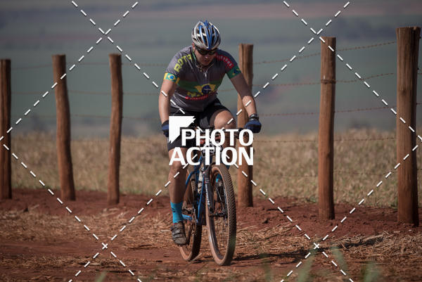 Buy your photos of the eventCROSS DUATHLON on Fotop