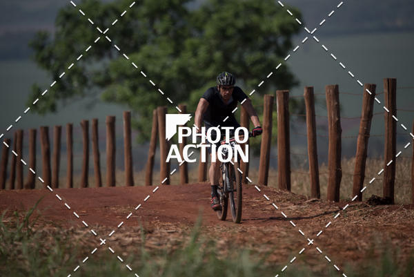 Buy your photos of the eventCROSS DUATHLON on Fotop