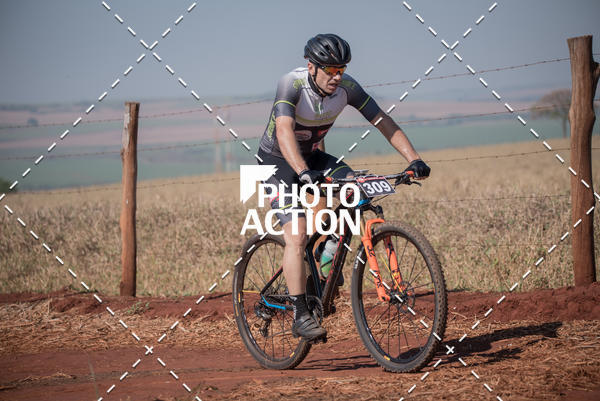 Buy your photos of the eventCROSS DUATHLON on Fotop