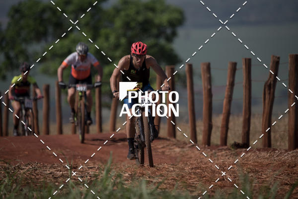 Buy your photos of the eventCROSS DUATHLON on Fotop