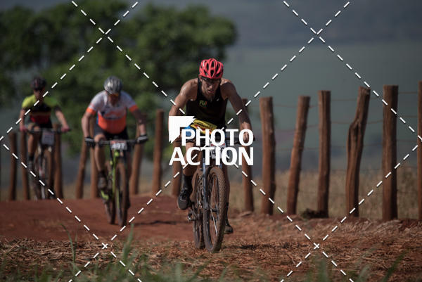 Buy your photos of the eventCROSS DUATHLON on Fotop