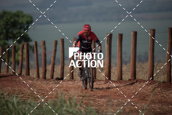 Buy your photos of the eventCROSS DUATHLON on Fotop
