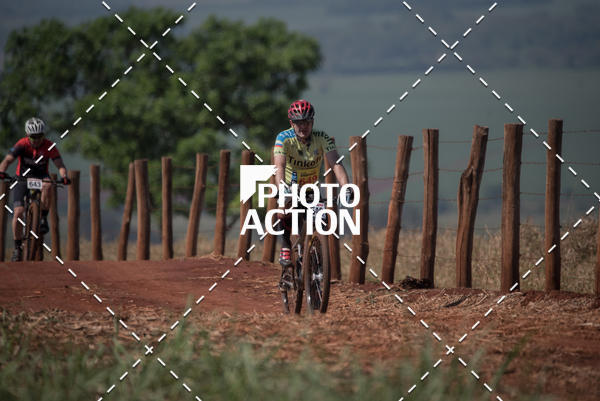 Buy your photos of the eventCROSS DUATHLON on Fotop