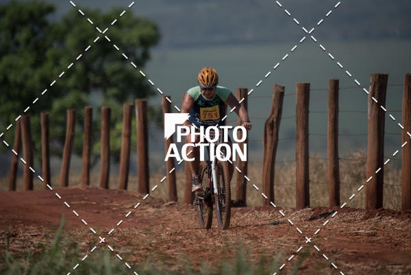 Buy your photos of the eventCROSS DUATHLON on Fotop