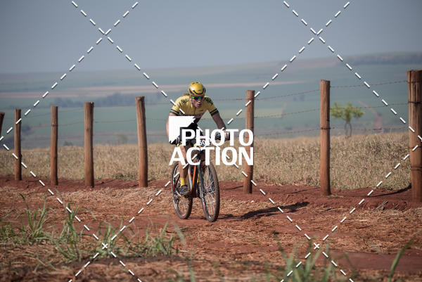 Buy your photos of the eventCROSS DUATHLON on Fotop
