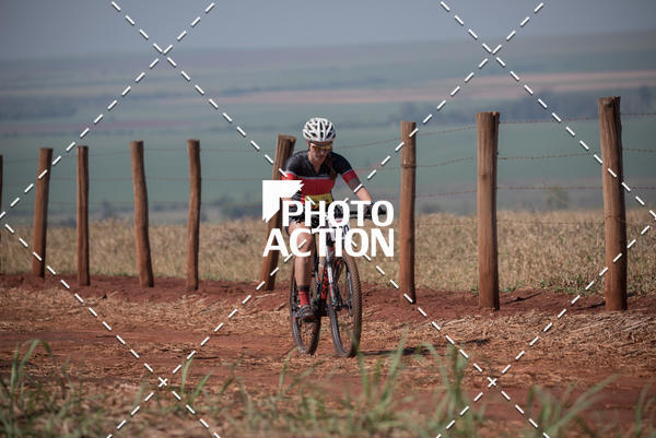 Buy your photos of the eventCROSS DUATHLON on Fotop