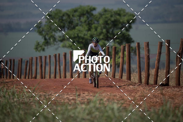Buy your photos of the eventCROSS DUATHLON on Fotop