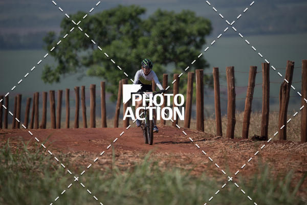 Buy your photos of the eventCROSS DUATHLON on Fotop