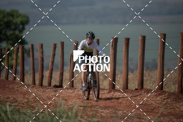 Buy your photos of the eventCROSS DUATHLON on Fotop