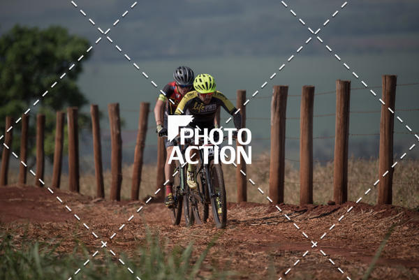 Buy your photos of the eventCROSS DUATHLON on Fotop