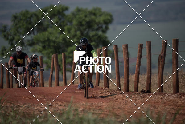Buy your photos of the eventCROSS DUATHLON on Fotop
