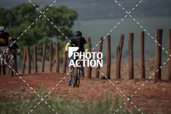 Buy your photos of the eventCROSS DUATHLON on Fotop