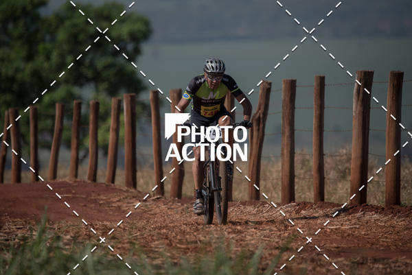 Buy your photos of the eventCROSS DUATHLON on Fotop
