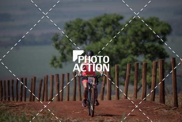 Buy your photos of the eventCROSS DUATHLON on Fotop