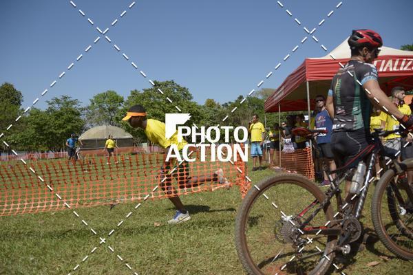 Buy your photos of the eventCROSS DUATHLON on Fotop