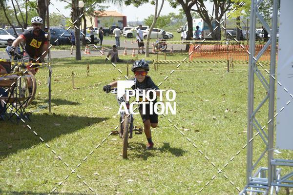 Buy your photos of the eventCROSS DUATHLON on Fotop
