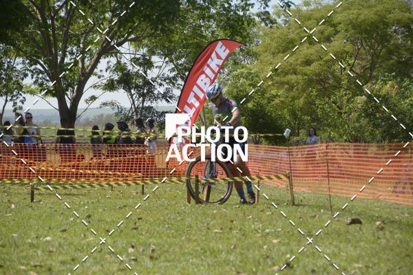 Buy your photos of the eventCROSS DUATHLON on Fotop
