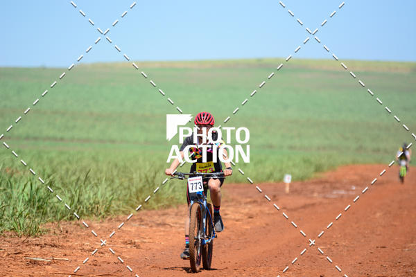 Buy your photos of the eventCROSS DUATHLON on Fotop