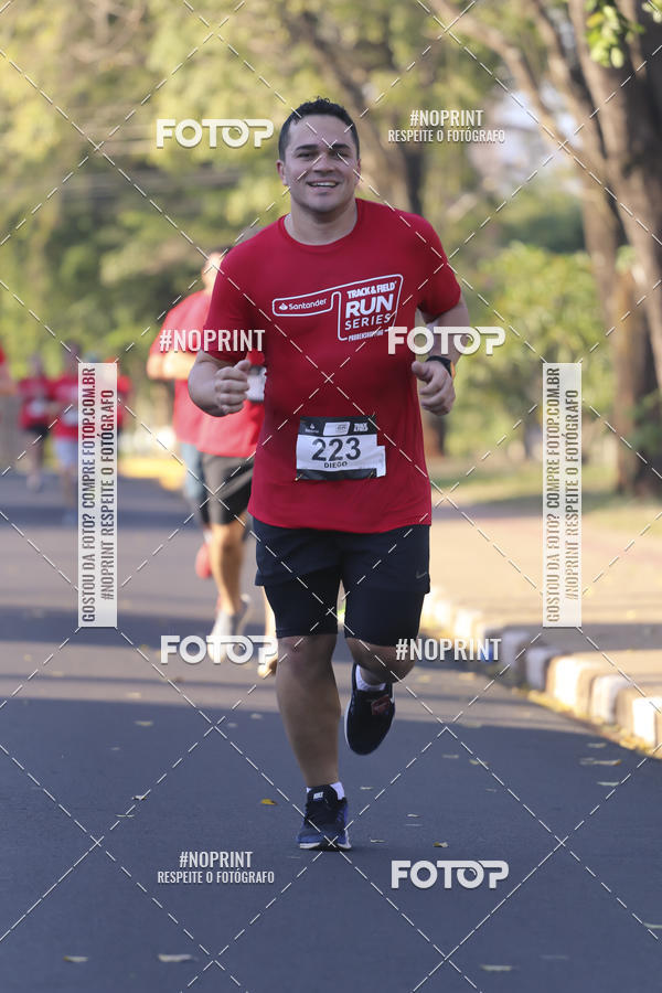Buy your photos of the eventSANTANDER TRACK&FIELD RUN SERIES  on Fotop