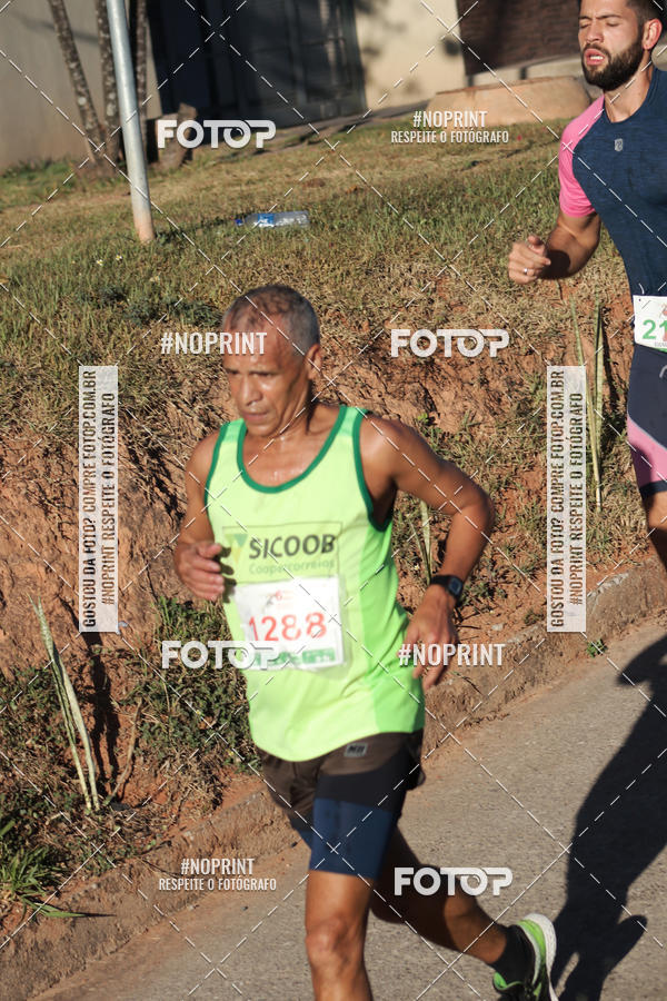 Buy your photos of the eventMeia Maratona de Divin�polis on Fotop