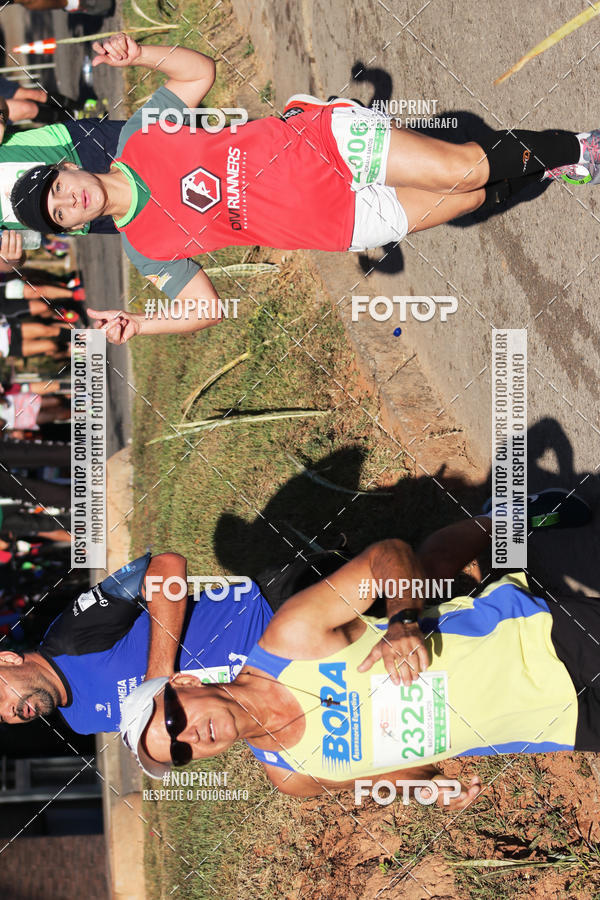 Buy your photos of the eventMeia Maratona de Divin�polis on Fotop