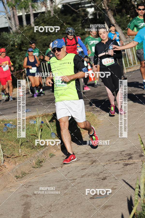 Buy your photos of the eventMeia Maratona de Divin�polis on Fotop
