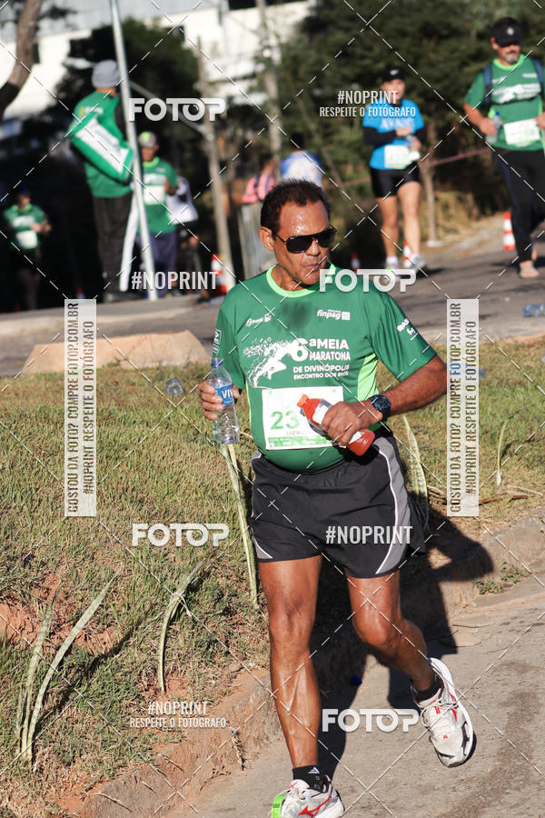 Buy your photos of the eventMeia Maratona de Divin�polis on Fotop