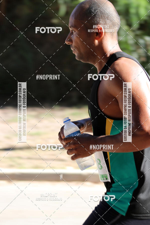 Buy your photos of the eventMeia Maratona de Divin�polis on Fotop