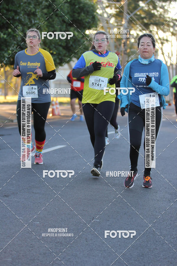 Buy your photos of the event14 Corrida Seven RioPreto Shopping Center on Fotop
