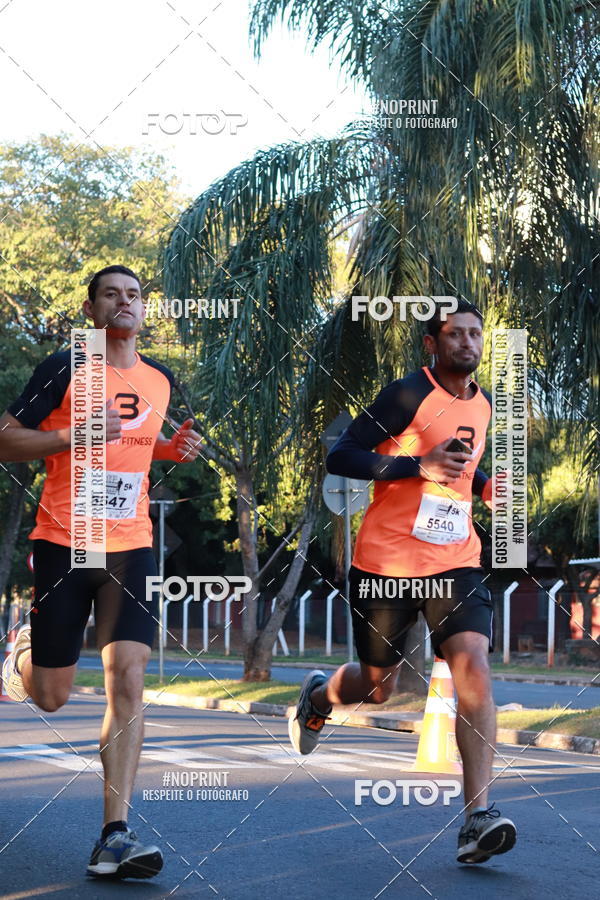 Buy your photos of the event14 Corrida Seven RioPreto Shopping Center on Fotop