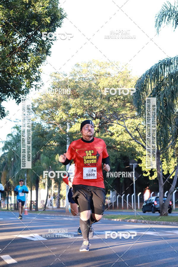 Buy your photos of the event14 Corrida Seven RioPreto Shopping Center on Fotop