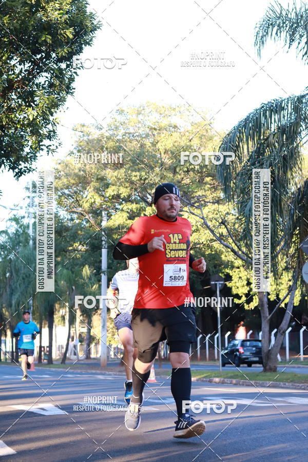 Buy your photos of the event14 Corrida Seven RioPreto Shopping Center on Fotop