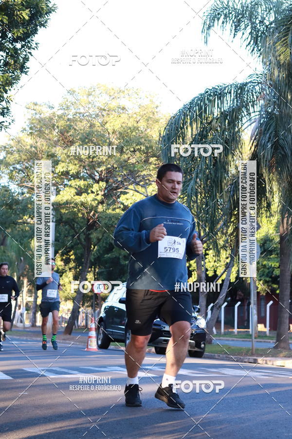 Buy your photos of the event14 Corrida Seven RioPreto Shopping Center on Fotop