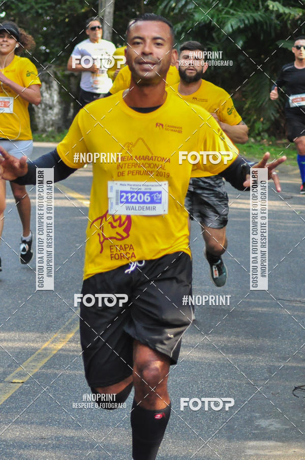 Buy your photos of the eventMeia Maratona Internacional de Peru�be on Fotop