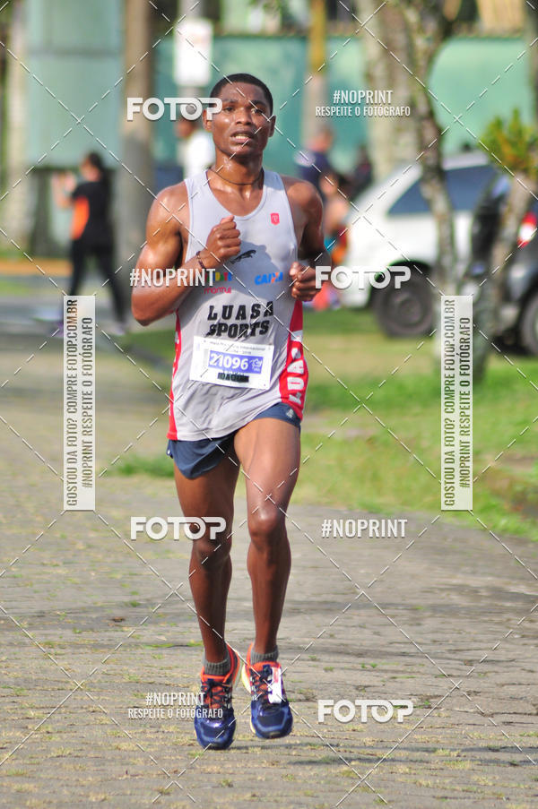 Buy your photos of the eventMeia Maratona Internacional de Peru�be on Fotop