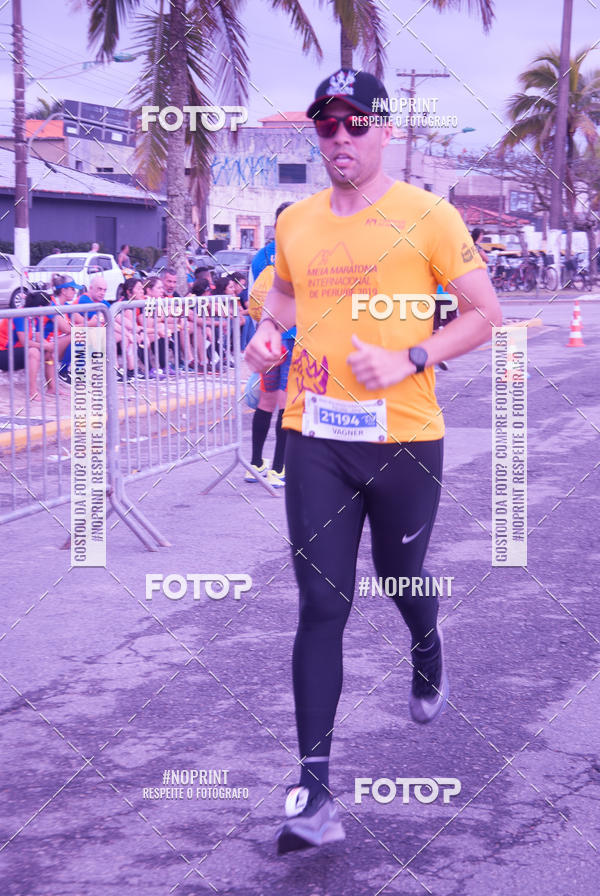 Buy your photos of the eventMeia Maratona Internacional de Peru�be on Fotop