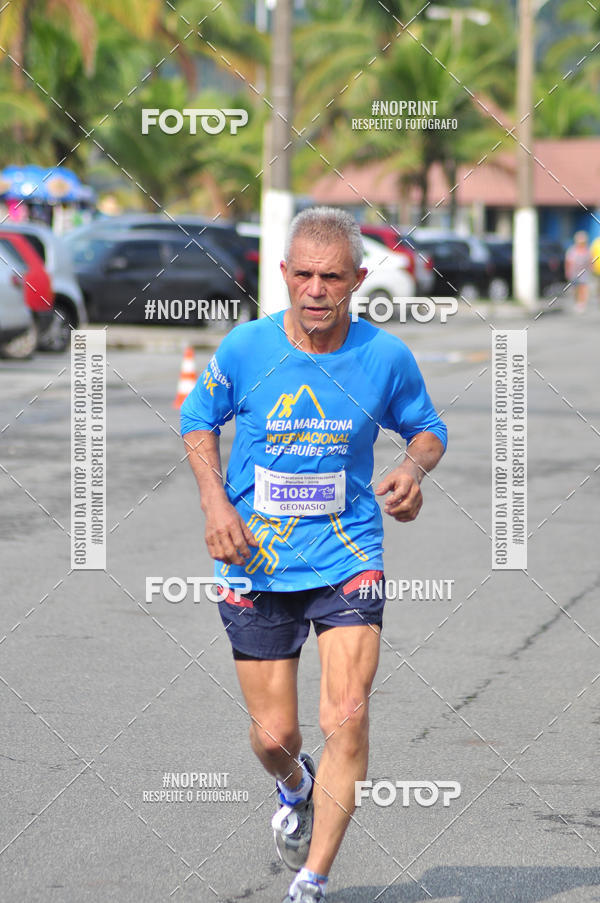 Buy your photos of the eventMeia Maratona Internacional de Peru�be on Fotop