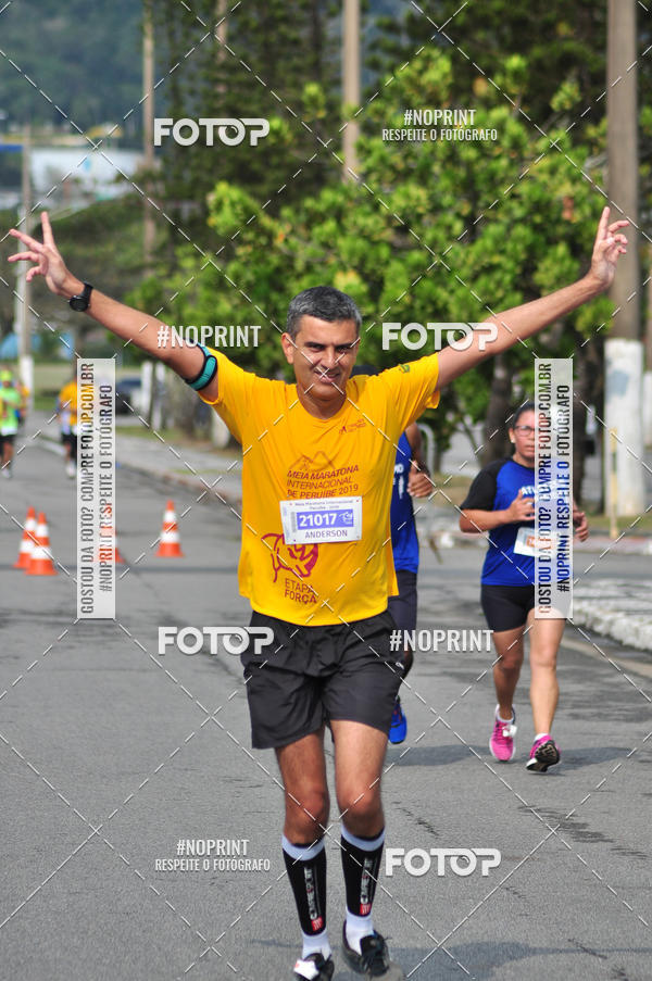 Buy your photos of the eventMeia Maratona Internacional de Peru�be on Fotop