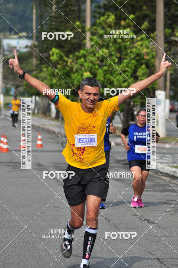 Buy your photos of the eventMeia Maratona Internacional de Peru�be on Fotop