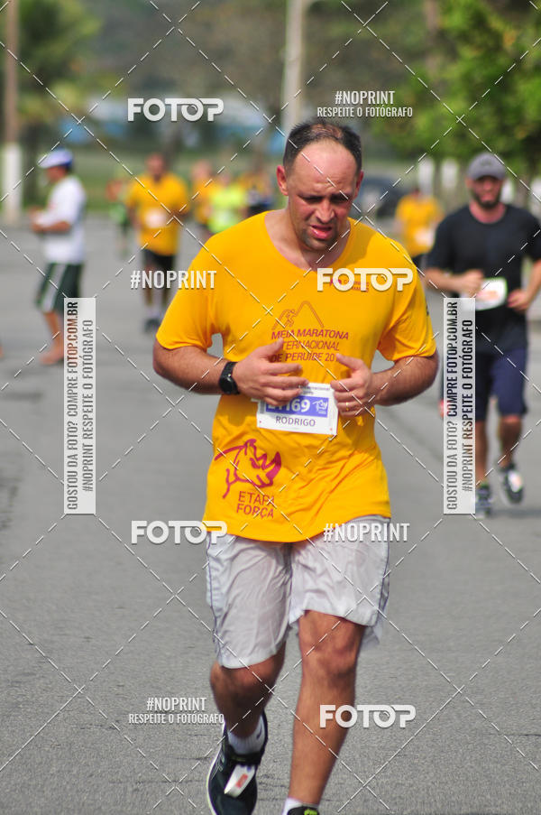 Buy your photos of the eventMeia Maratona Internacional de Peru�be on Fotop