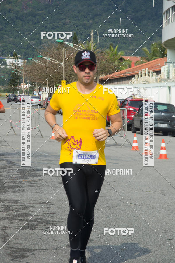 Buy your photos of the eventMeia Maratona Internacional de Peru�be on Fotop