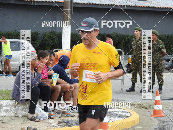 Buy your photos of the eventMeia Maratona Internacional de Peru�be on Fotop