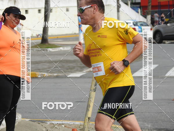 Buy your photos of the eventMeia Maratona Internacional de Peru�be on Fotop