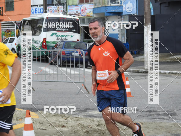 Buy your photos of the eventMeia Maratona Internacional de Peru�be on Fotop